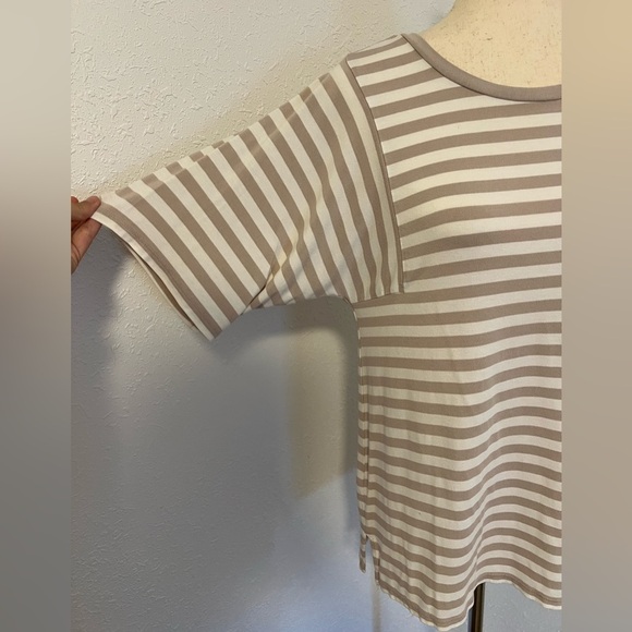 Chico’s Short Sleeve Scoop Neck T Shirt - Picture 2 of 6